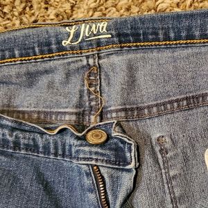 Stretch fit blue jeans